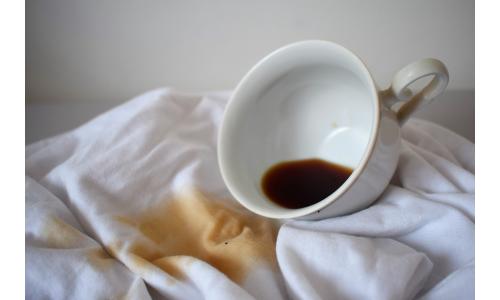 Ako odstrániť škvrny od kávy?
